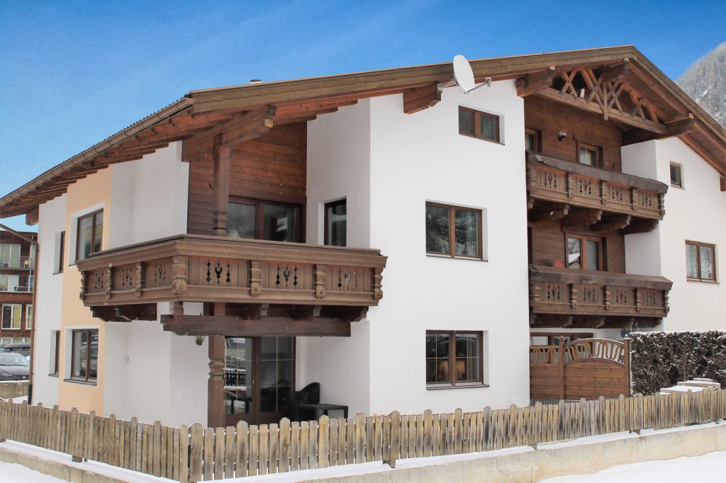 Giggi Hytten chalet exterior in Sölden